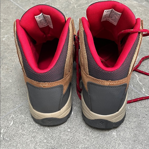 Columbia Women's Newton Ridge Plus Waterproof Boots - Brown and Red - Picture 5 of 8